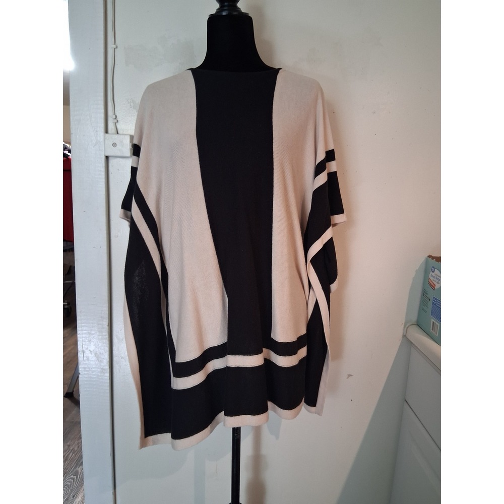 August Silk Womens XS Cream Black Geometric Colorblock Knit Poncho Sweater 20936